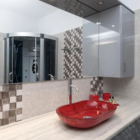 Ormos Naoussa's * נאוסה